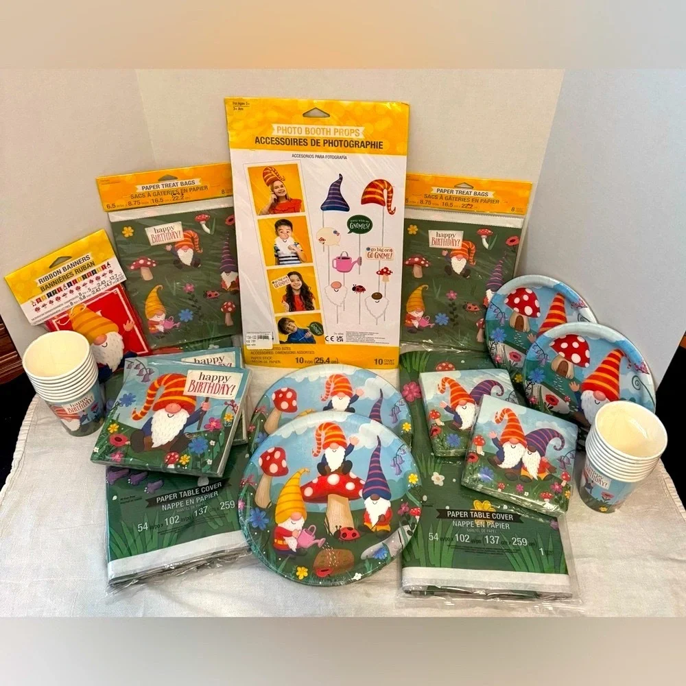 Party Creations Party Gnomes Party set for 16